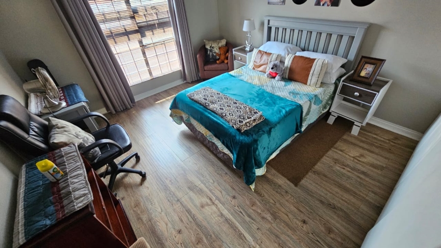 5 Bedroom Property for Sale in Boschdal North West